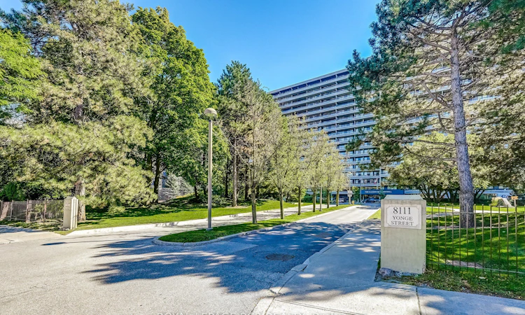 1612-8111 Yonge Street