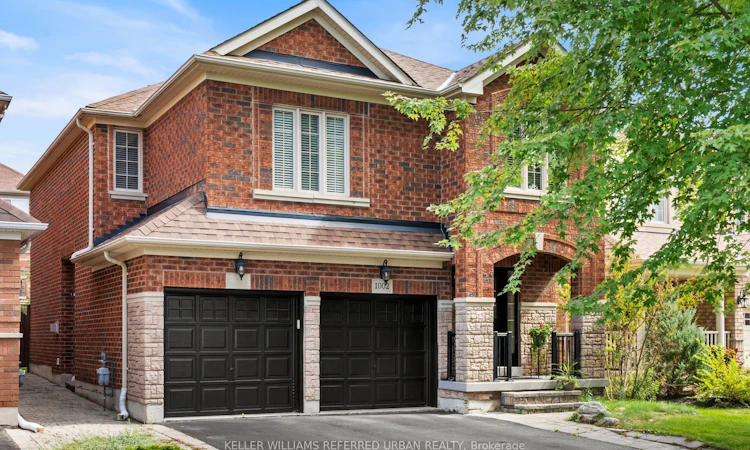 1002 Oaktree Crescent