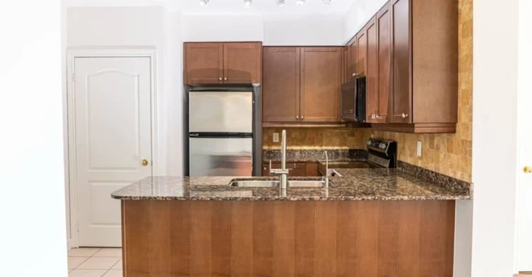 1011-100 Promenade Circle, Vaughan, ON, L4J 7W7 - 4