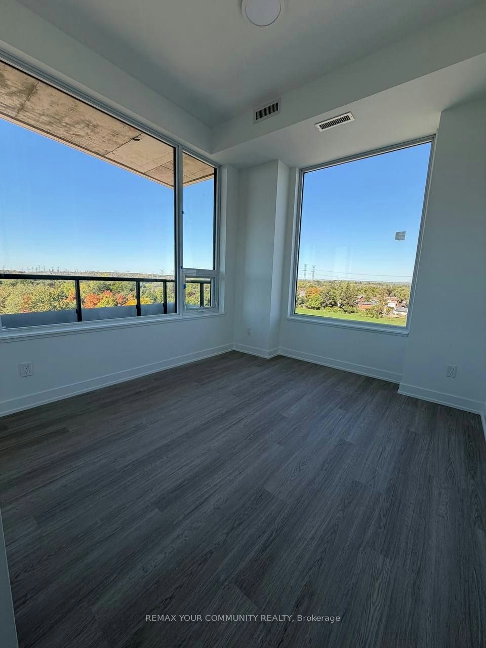 905-8188 Yonge Street W, Vaughan, ON, L4J 1W5 - 3