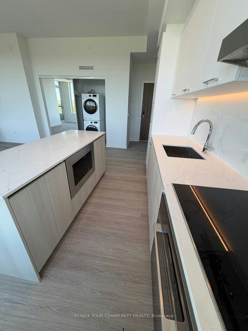 905-8188 Yonge Street W, Vaughan, ON, L4J 1W5 - 7