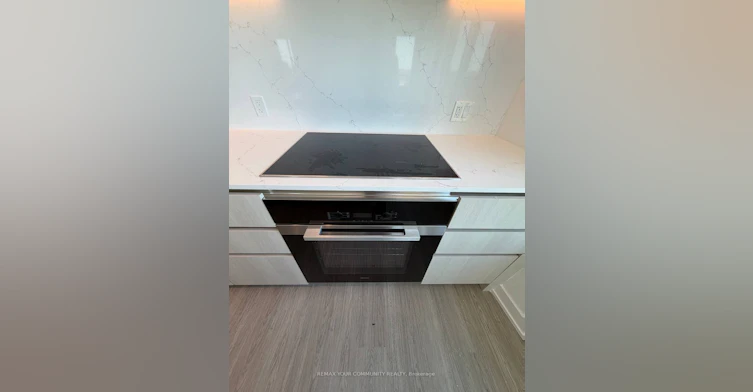 905-8188 Yonge Street W, Vaughan, ON, L4J 1W5 - 8