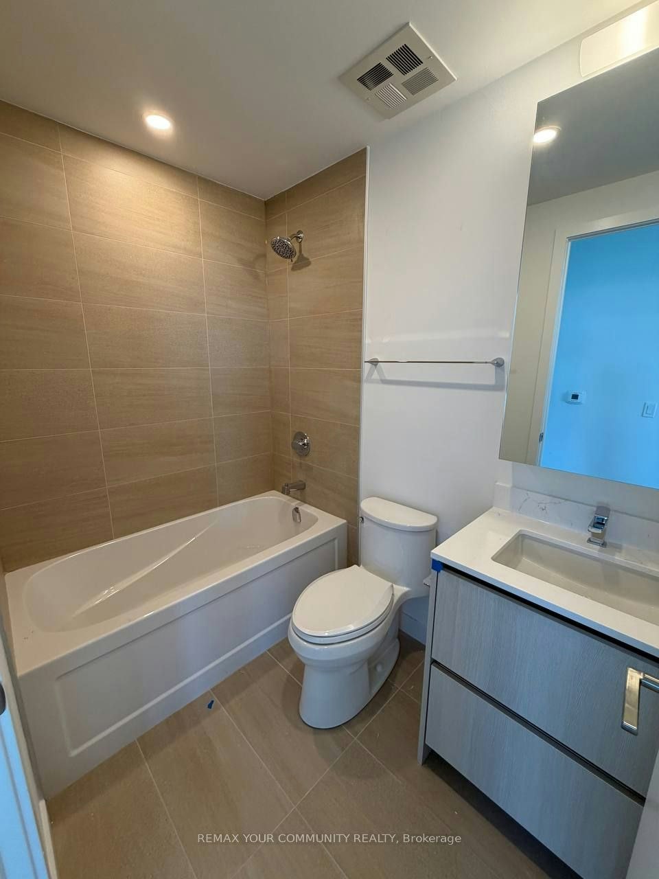 905-8188 Yonge Street W, Vaughan, ON, L4J 1W5 - 16