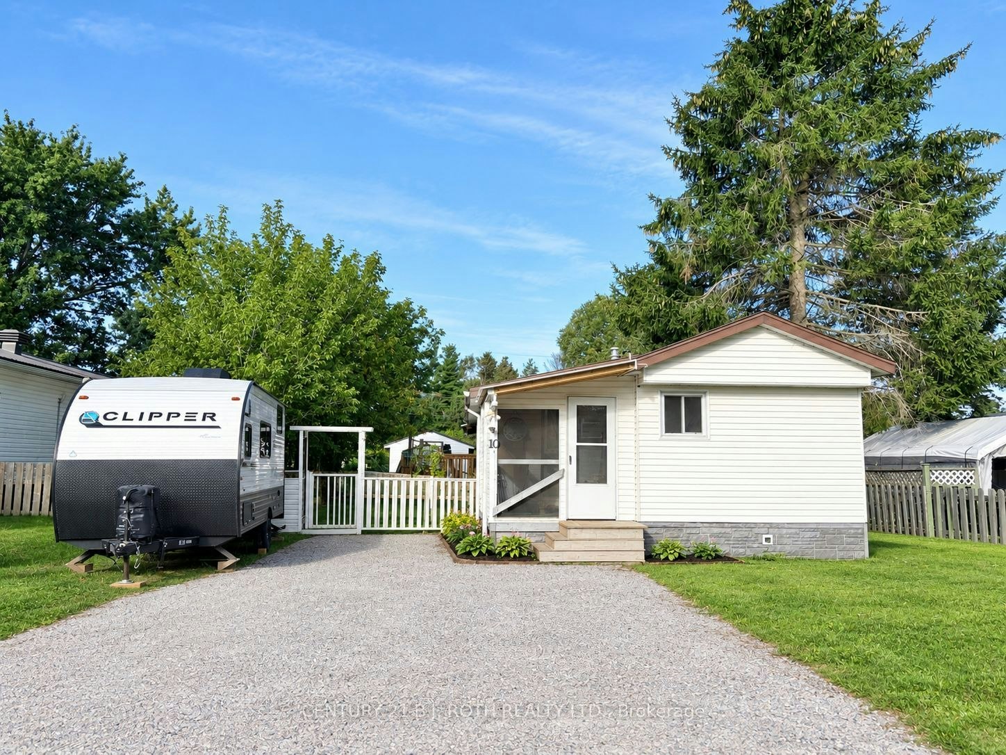 10 Shamrock Crescent, Essa, ON, L3W 0T7