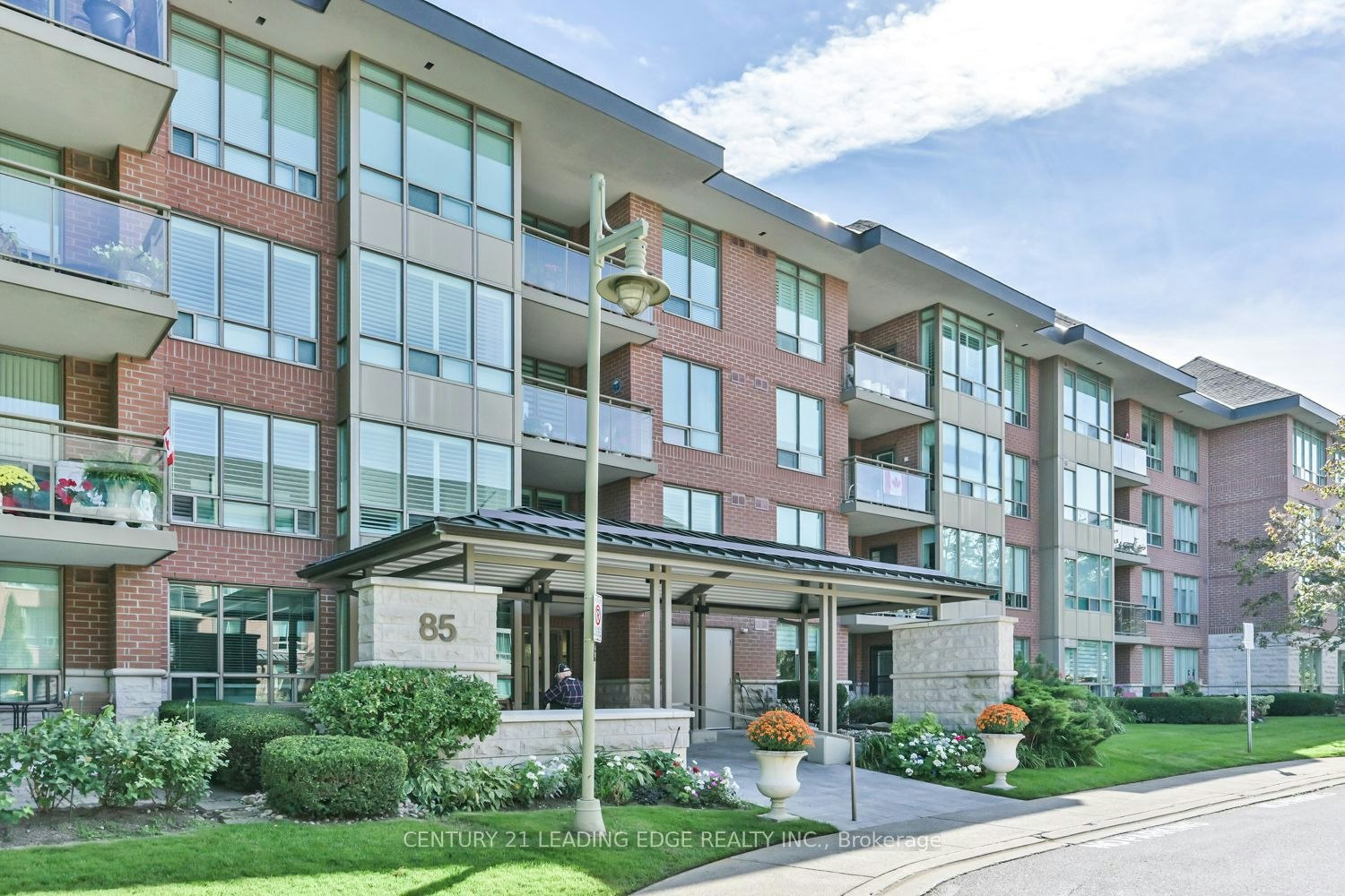 213-85 The Boardwalk Way, Markham, ON, L6E 1B9