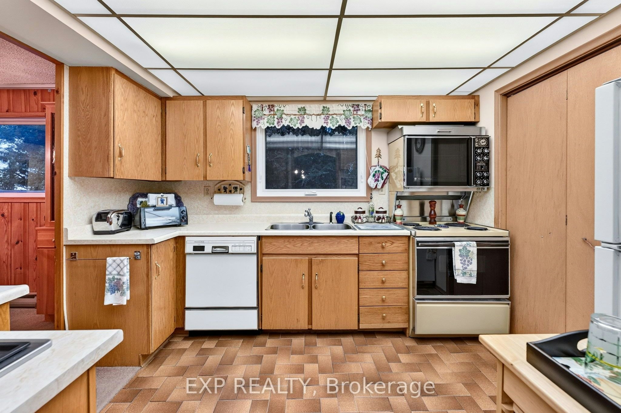 88 Irving Drive, Georgina, ON, L0E 1N0 - 13