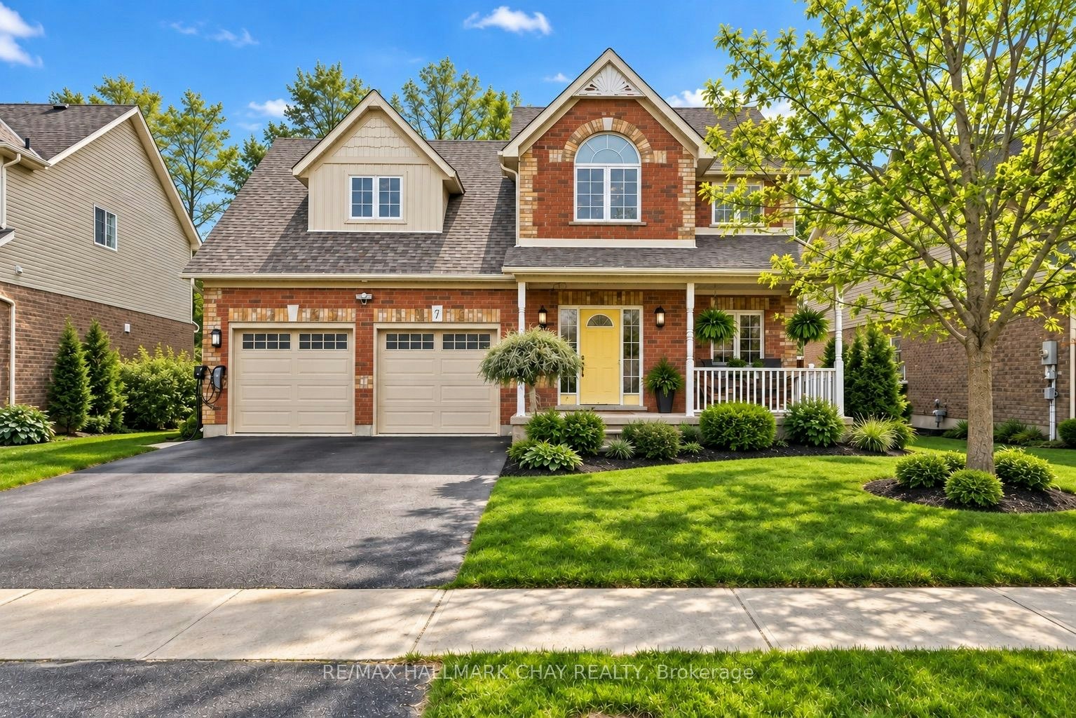 17 Armeda Clow Crescent, Essa, ON, L0M 1B2