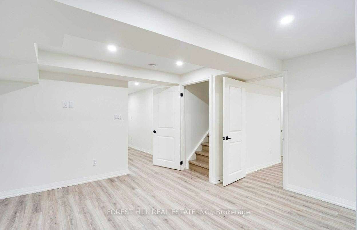 Lower-121 Timberwolf Crescent, Vaughan, ON, L4H 2W1 - 2