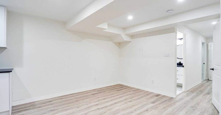 Lower-121 Timberwolf Crescent, Vaughan, ON, L4H 2W1 - 3