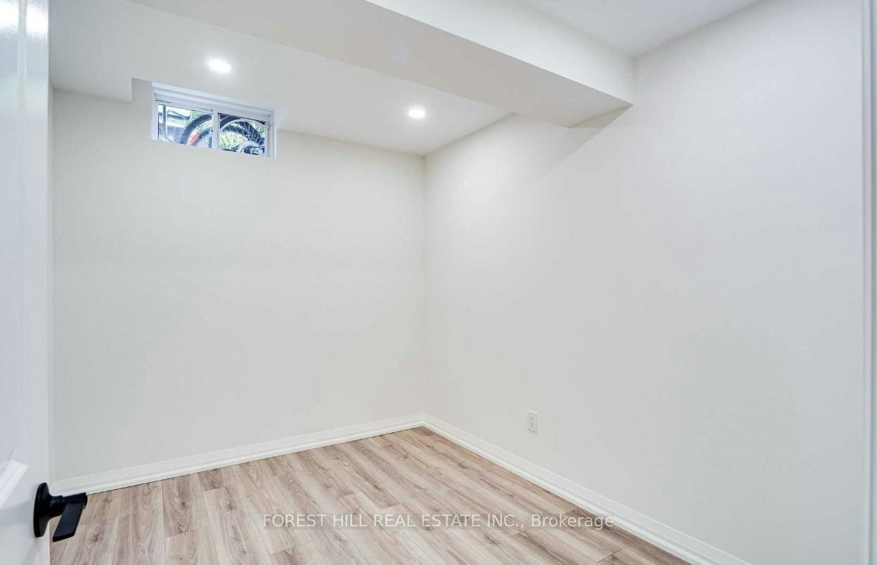 Lower-121 Timberwolf Crescent, Vaughan, ON, L4H 2W1 - 5