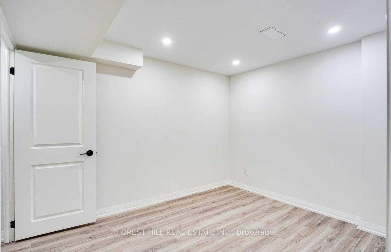 Lower-121 Timberwolf Crescent, Vaughan, ON, L4H 2W1 - 6