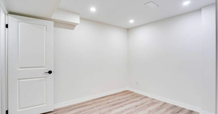 Lower-121 Timberwolf Crescent, Vaughan, ON, L4H 2W1 - 6