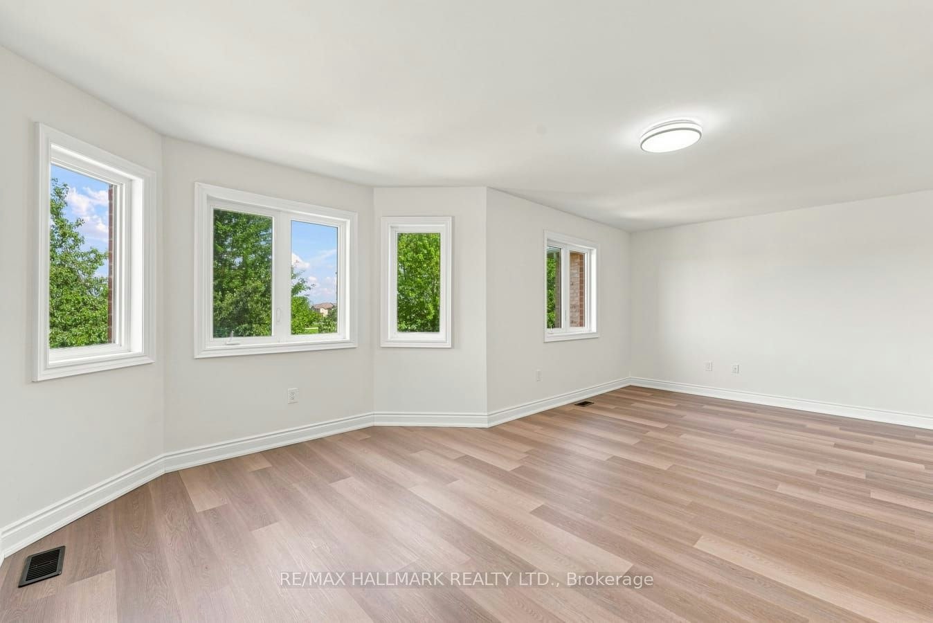 310 Miller Park Avenue, Bradford West Gwillimbury, ON, L3Z 0X8 - 24