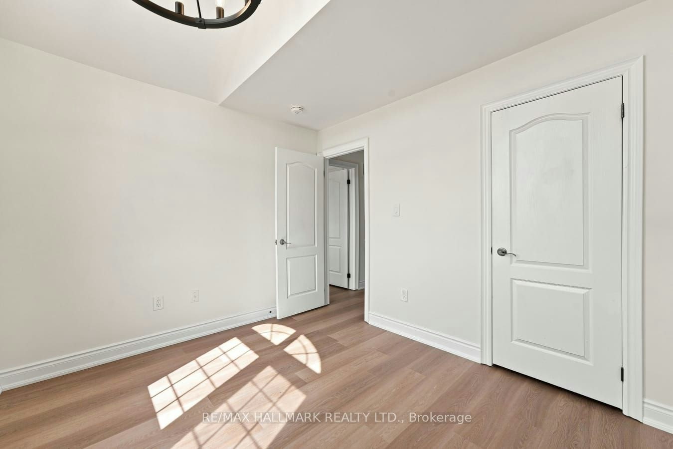 310 Miller Park Avenue, Bradford West Gwillimbury, ON, L3Z 0X8 - 28