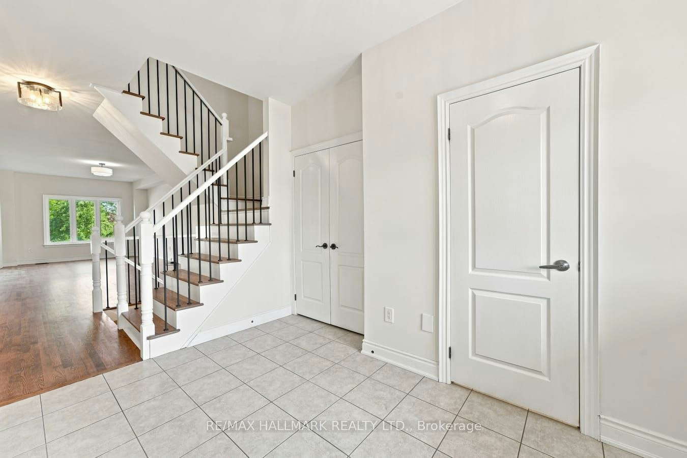 310 Miller Park Avenue, Bradford West Gwillimbury, ON, L3Z 0X8 - 4