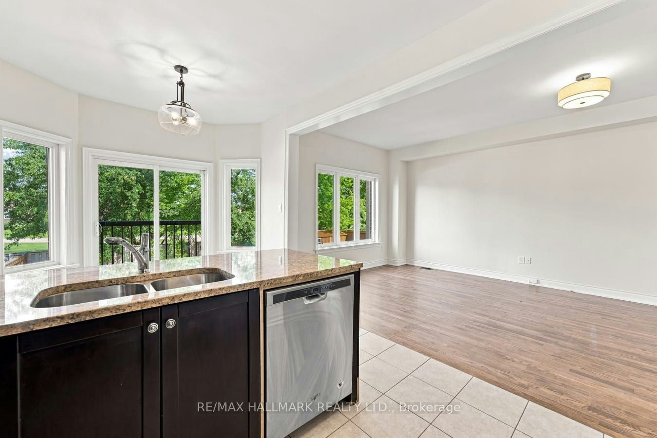 310 Miller Park Avenue, Bradford West Gwillimbury, ON, L3Z 0X8 - 15