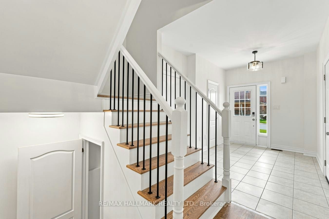 310 Miller Park Avenue, Bradford West Gwillimbury, ON, L3Z 0X8 - 7
