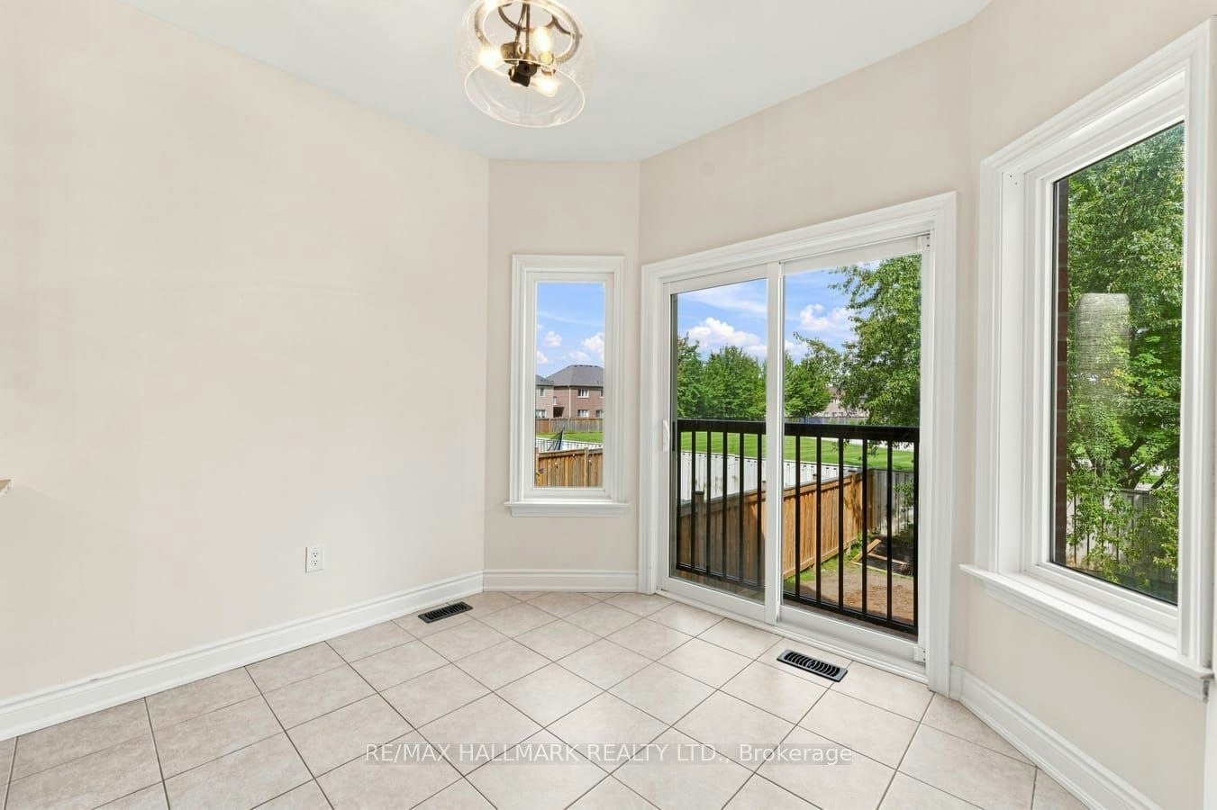 310 Miller Park Avenue, Bradford West Gwillimbury, ON, L3Z 0X8 - 18