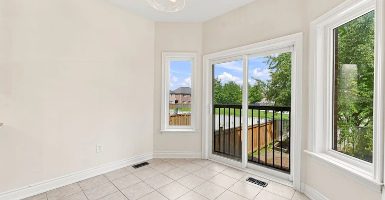 310 Miller Park Avenue, Bradford West Gwillimbury, ON, L3Z 0X8 - 18