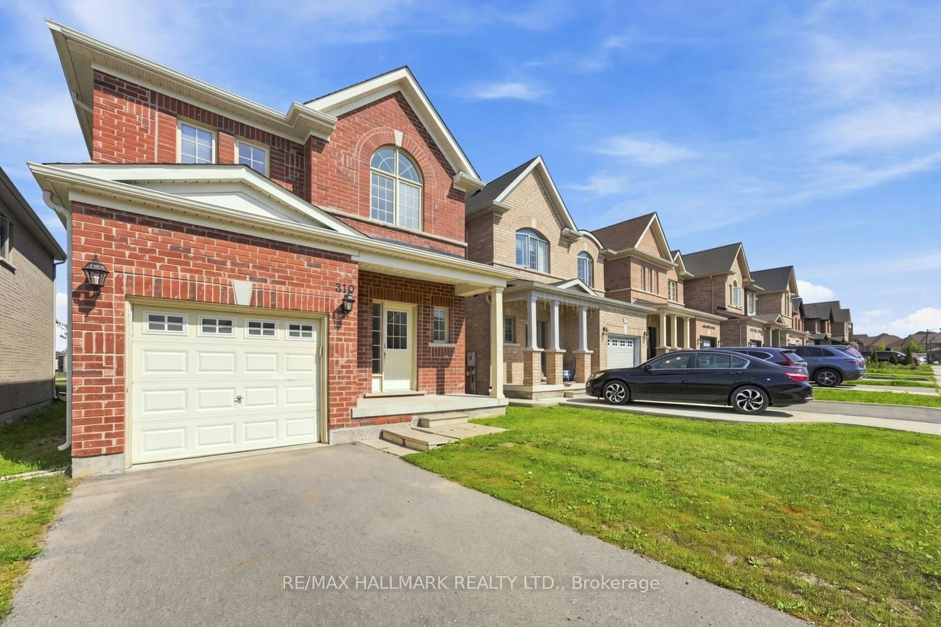 310 Miller Park Avenue, Bradford West Gwillimbury, ON, L3Z 0X8