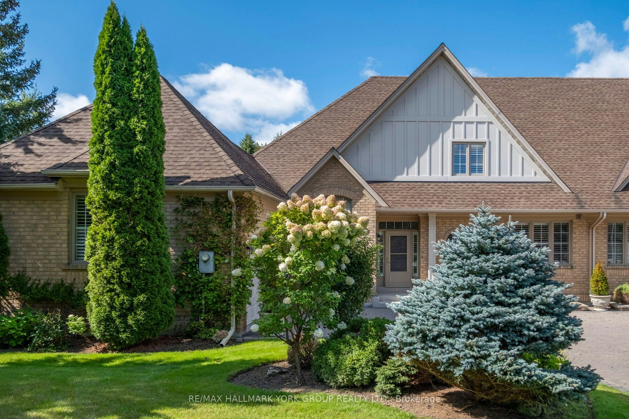 422 Falconwood Hollow, Aurora, ON, L4G 7M1