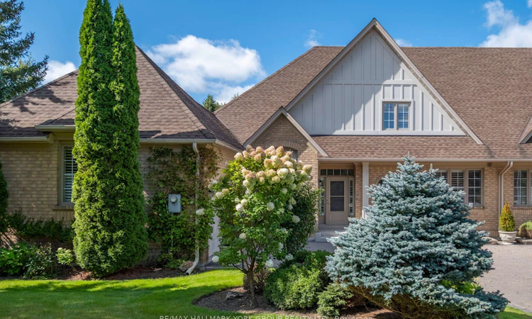 422 Falconwood Hollow