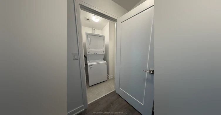 B809-715 Davis Drive, Newmarket, ON, L3Y 0J2 - 8