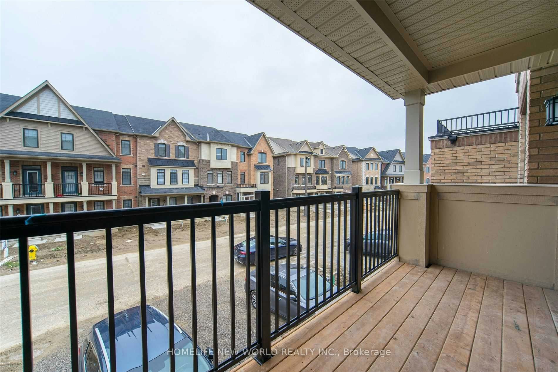 5 Delft Drive, Markham, ON, L6C 0Z3 - 4