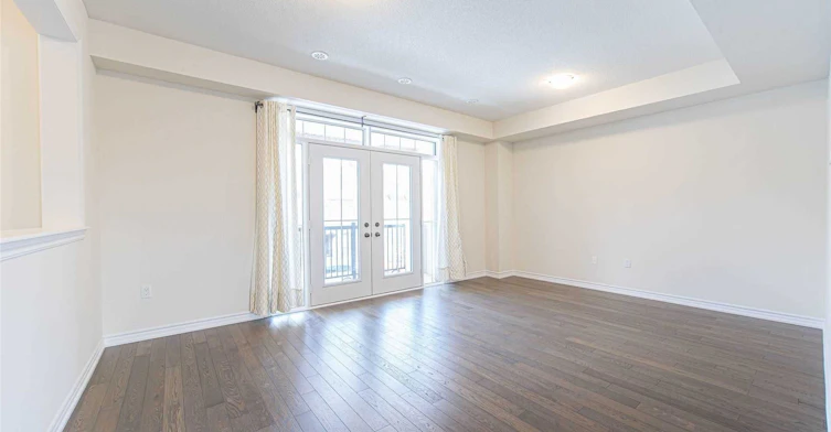 5 Delft Drive, Markham, ON, L6C 0Z3 - 2