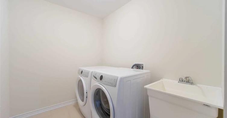 5 Delft Drive, Markham, ON, L6C 0Z3 - 10