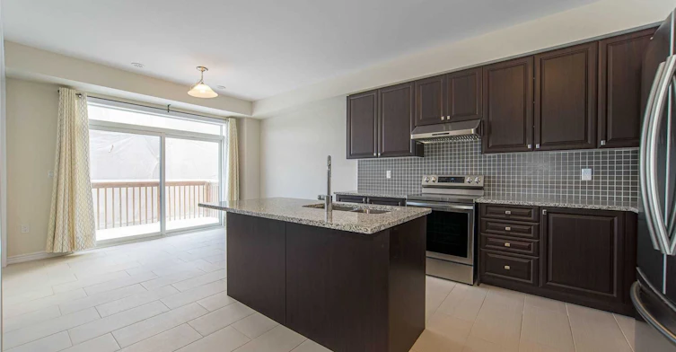 5 Delft Drive, Markham, ON, L6C 0Z3 - 5