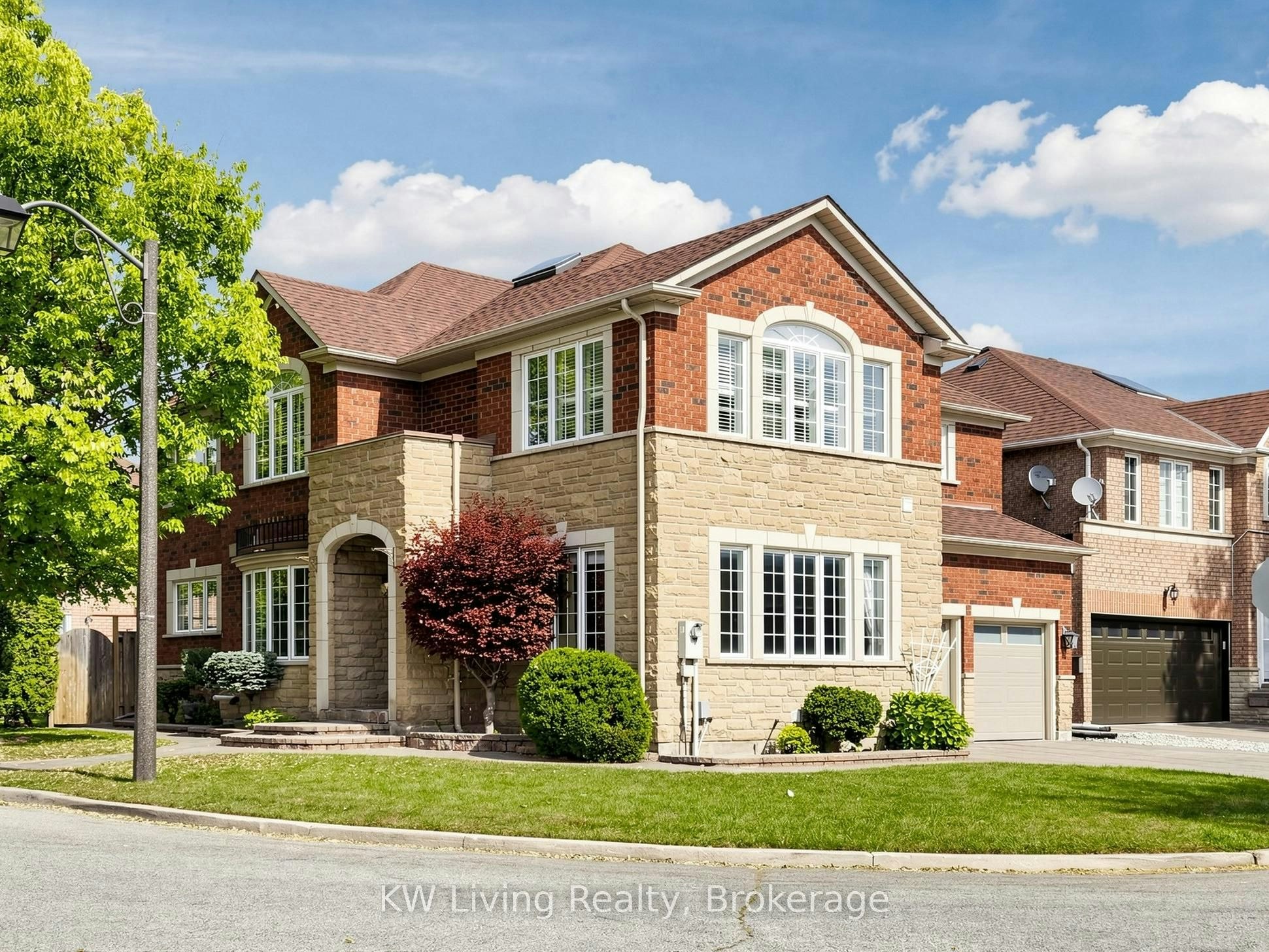 2 Littleleaf Crescent, Markham, ON, L3S 4E9