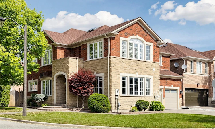2 Littleleaf Crescent