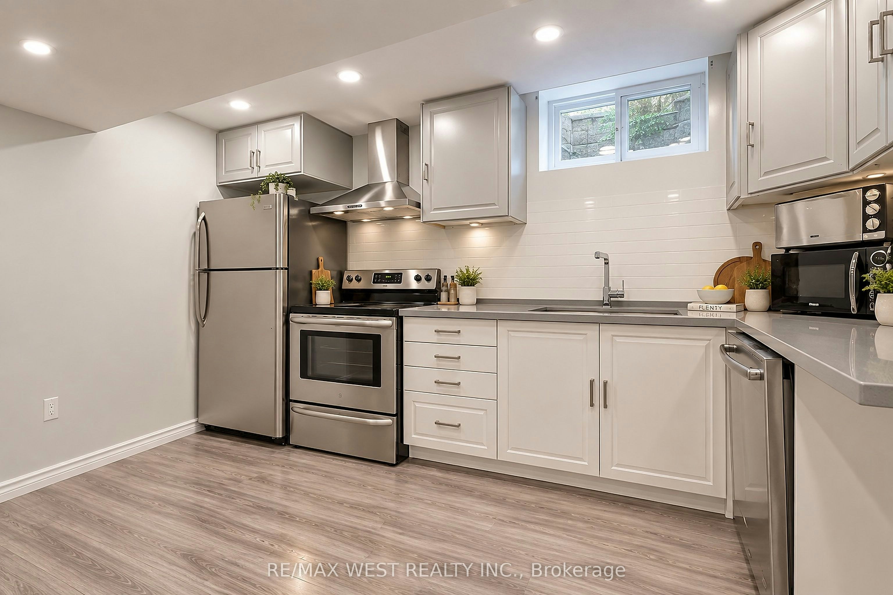 Bsmt-70 Breeze Drive, Bradford West Gwillimbury, ON, L3Z 3A5 - 5