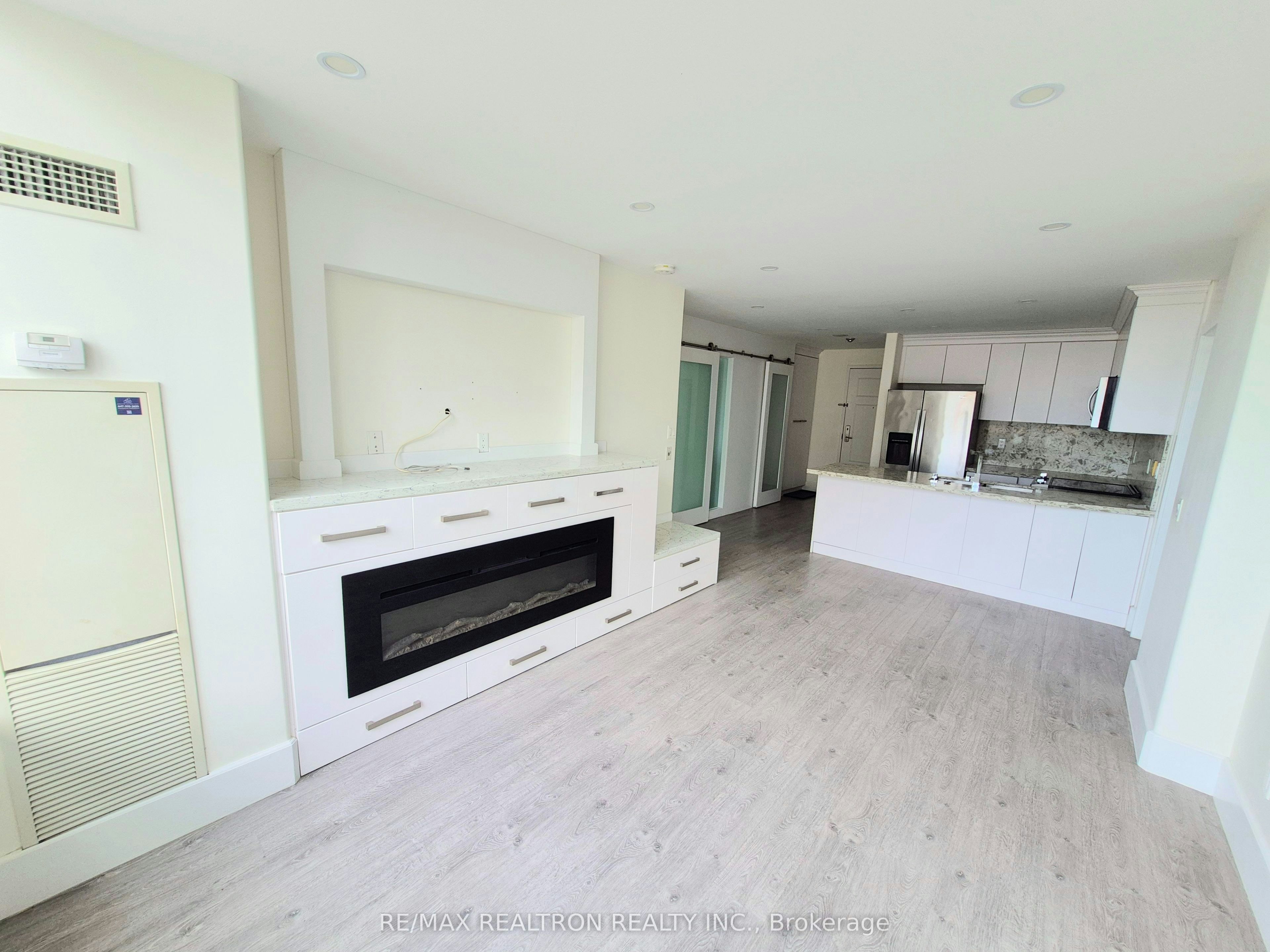 812-310 Red Maple Road, Richmond Hill, ON, L4C 0T7 - 9