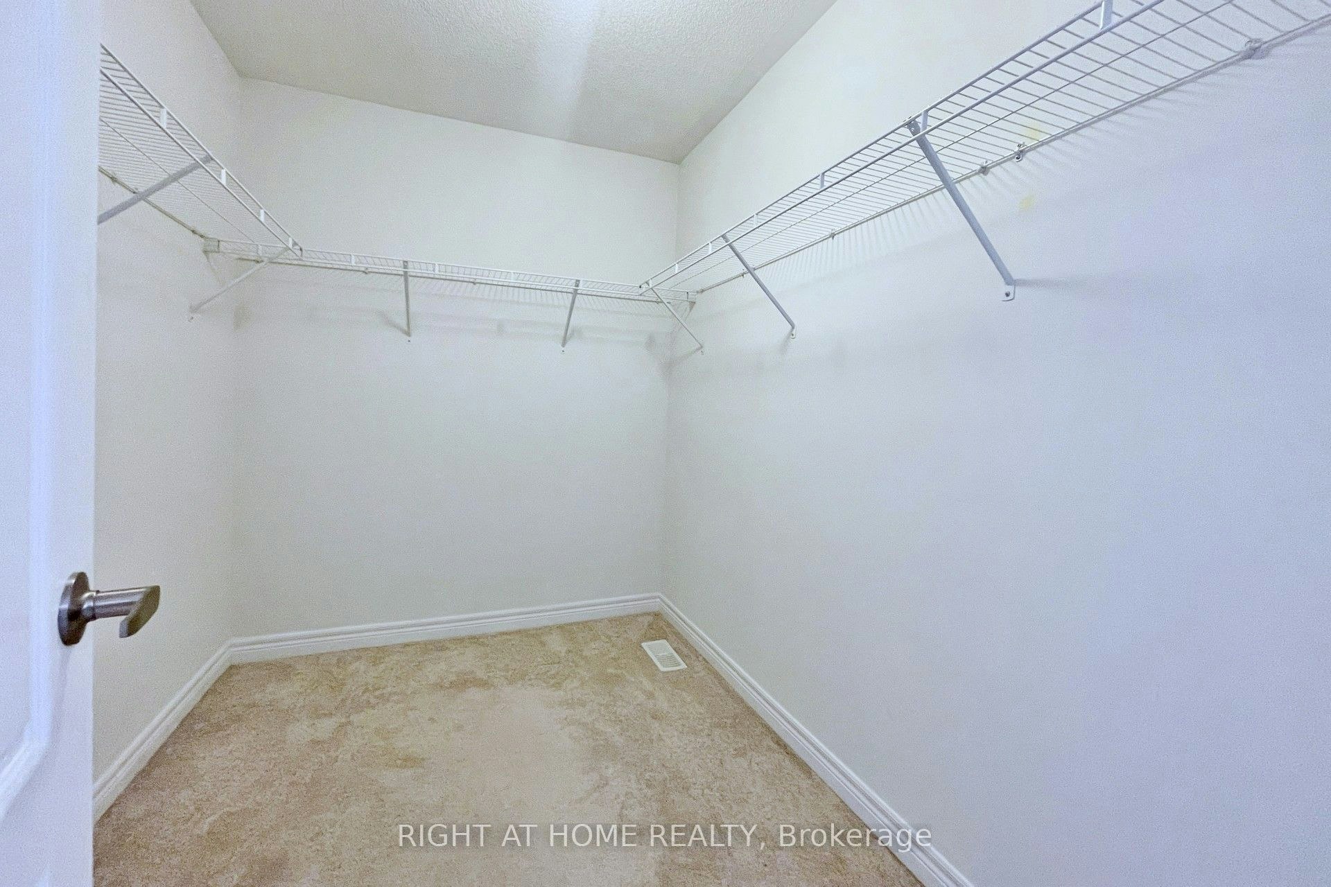 60 Falconridge Terrace, East Gwillimbury, ON, L4H 0G9 - 25