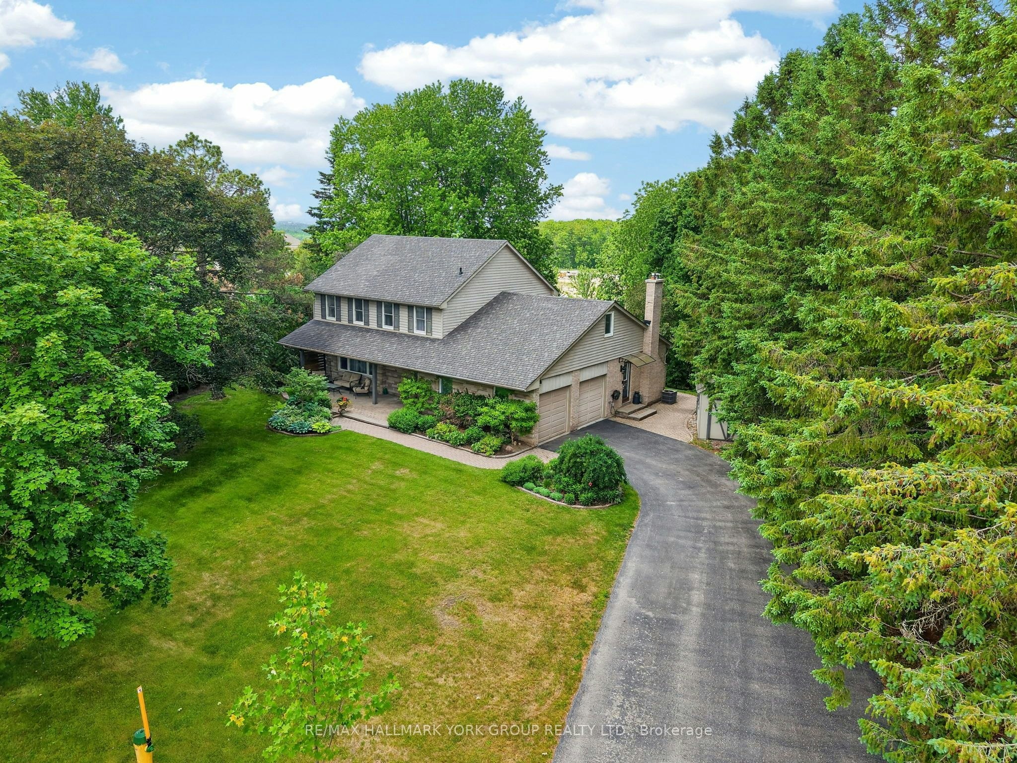 8 Grant Court, East Gwillimbury, ON, L0G 1R0