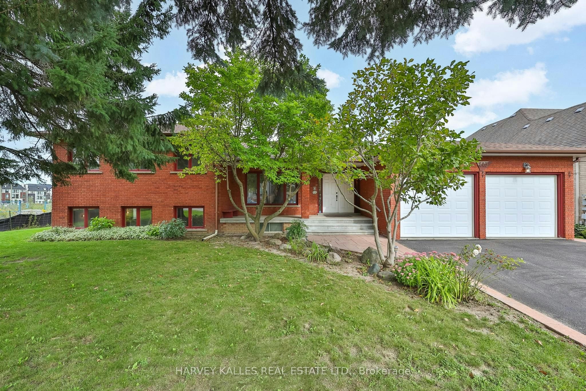 113 Bond Crescent, Richmond Hill, ON, L4E 3K9