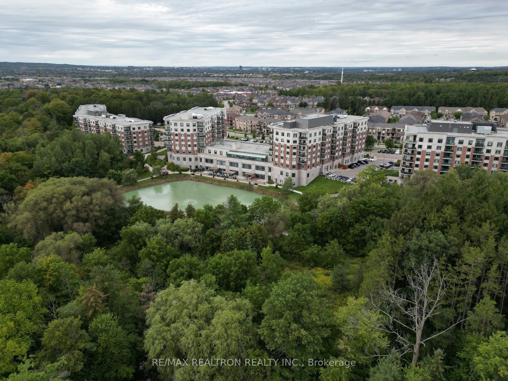 208-400 William Graham Drive, Aurora, ON, L4G 1L7