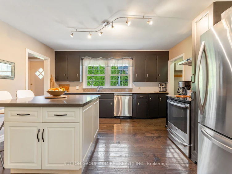 788 Allan Avenue, Newmarket, ON, L3Y 1H9 - 8