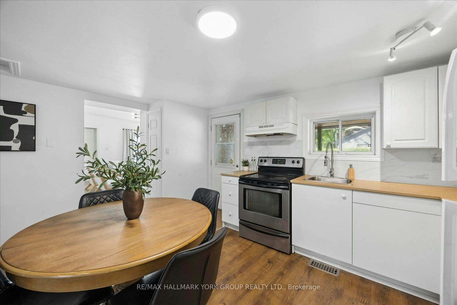28 St James Street, Georgina, ON, L0E 1R0 - 13