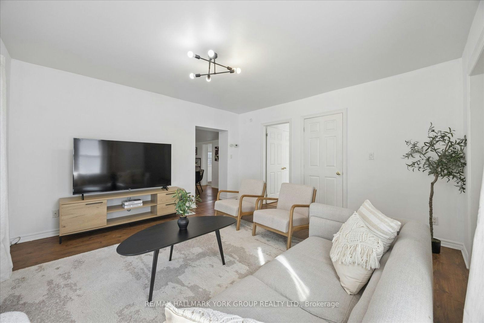 28 St James Street, Georgina, ON, L0E 1R0 - 7