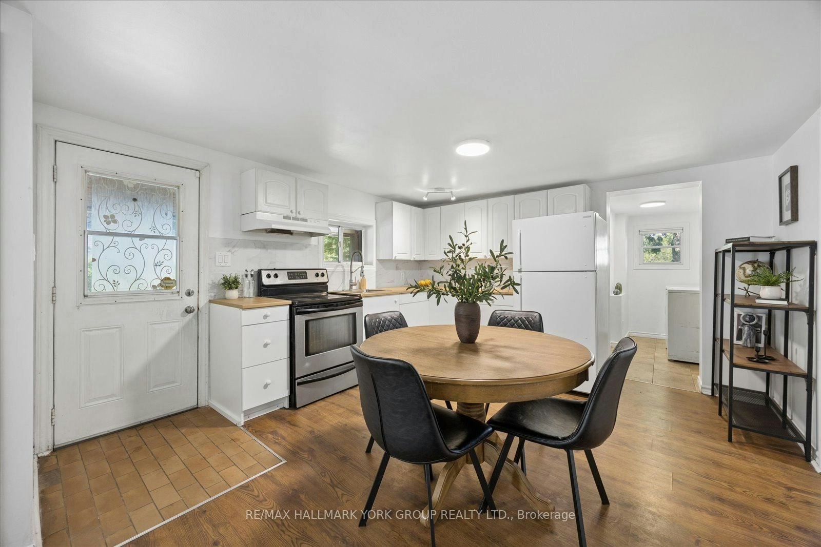 28 St James Street, Georgina, ON, L0E 1R0 - 9