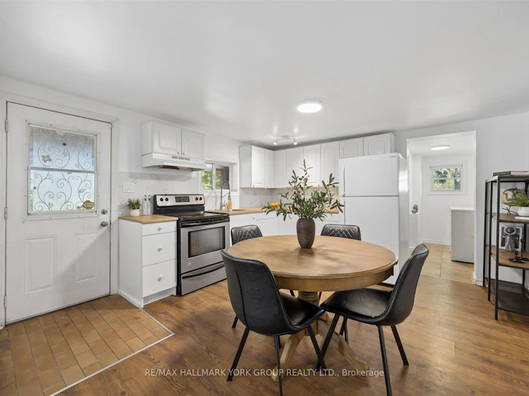 28 St James Street, Georgina, ON, L0E 1R0 - 9