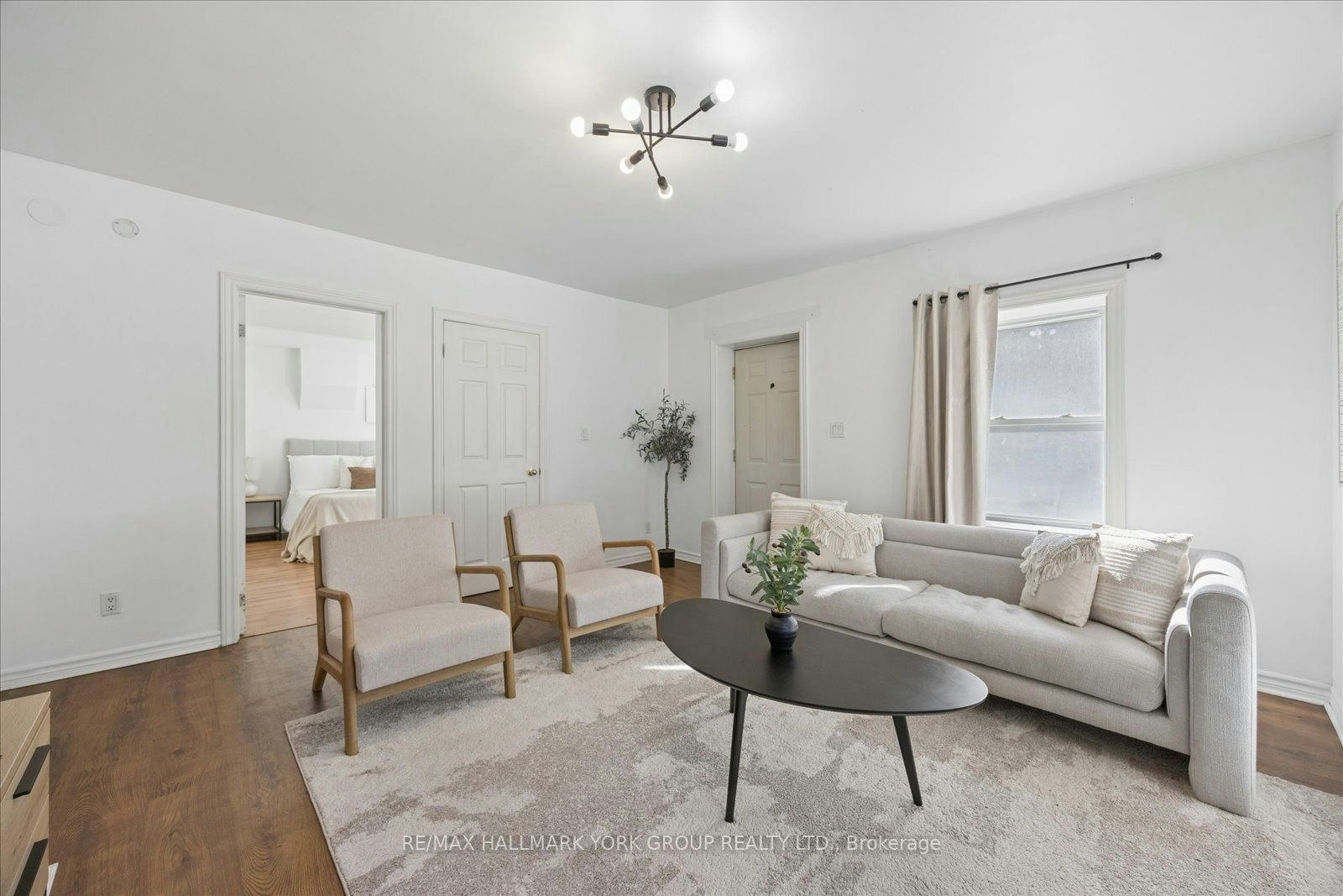28 St James Street, Georgina, ON, L0E 1R0 - 8