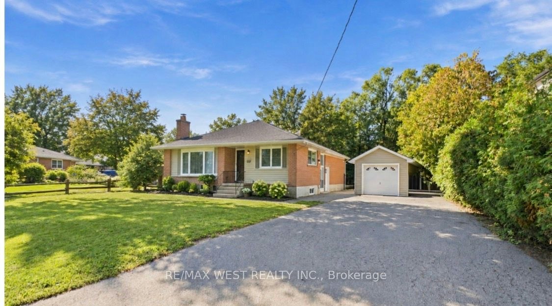 56 Seaton Drive, Aurora, ON, L4G 2K3