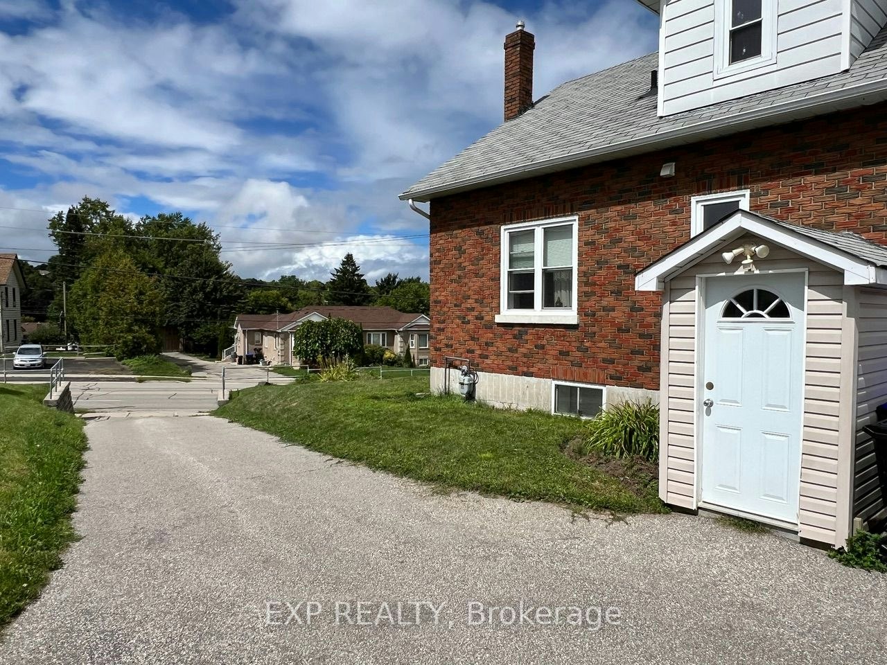 Lower-205 Simcoe Road, Bradford West Gwillimbury, ON, L3Z 1Y5 - 4