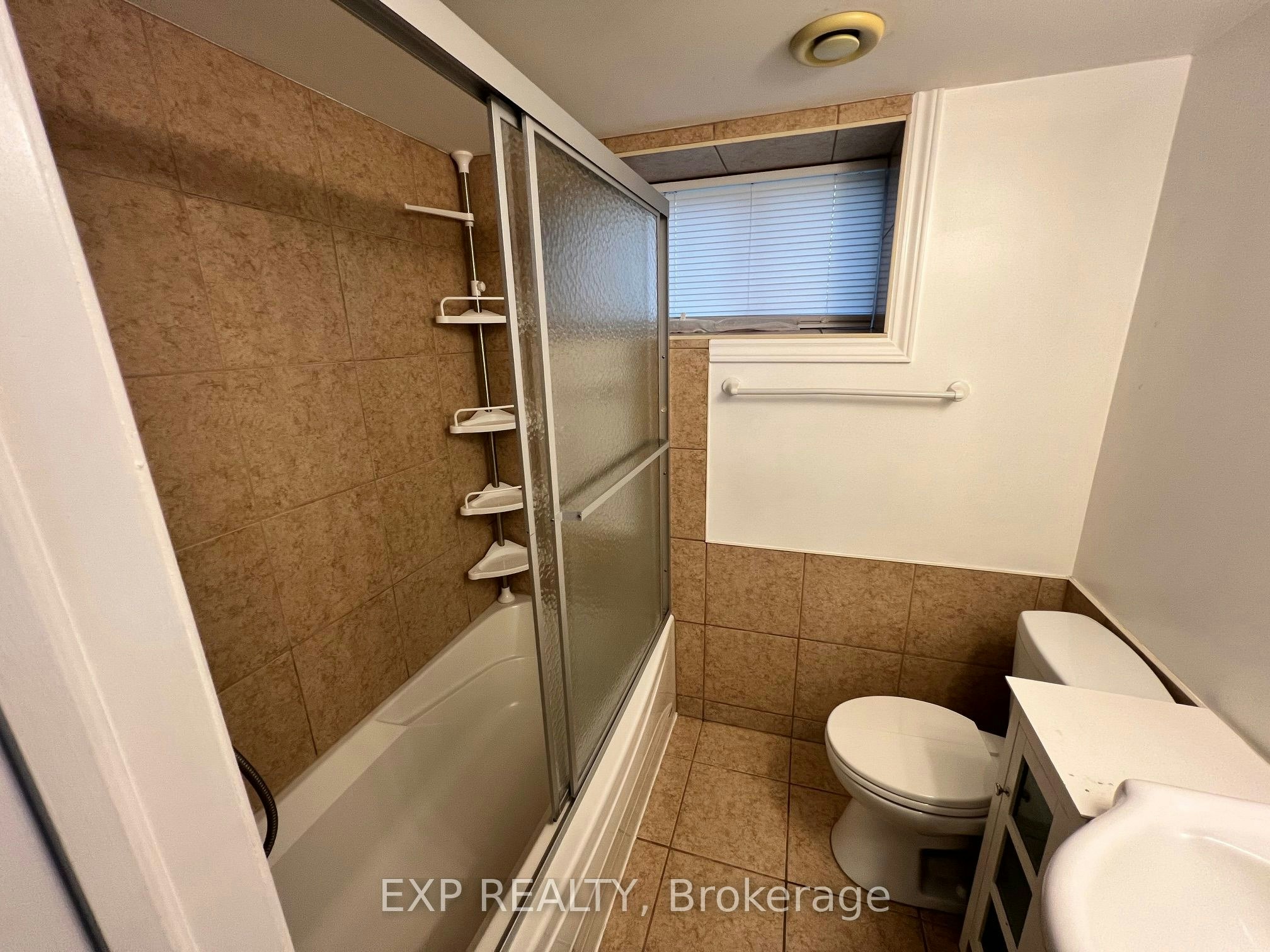 Lower-205 Simcoe Road, Bradford West Gwillimbury, ON, L3Z 1Y5 - 18