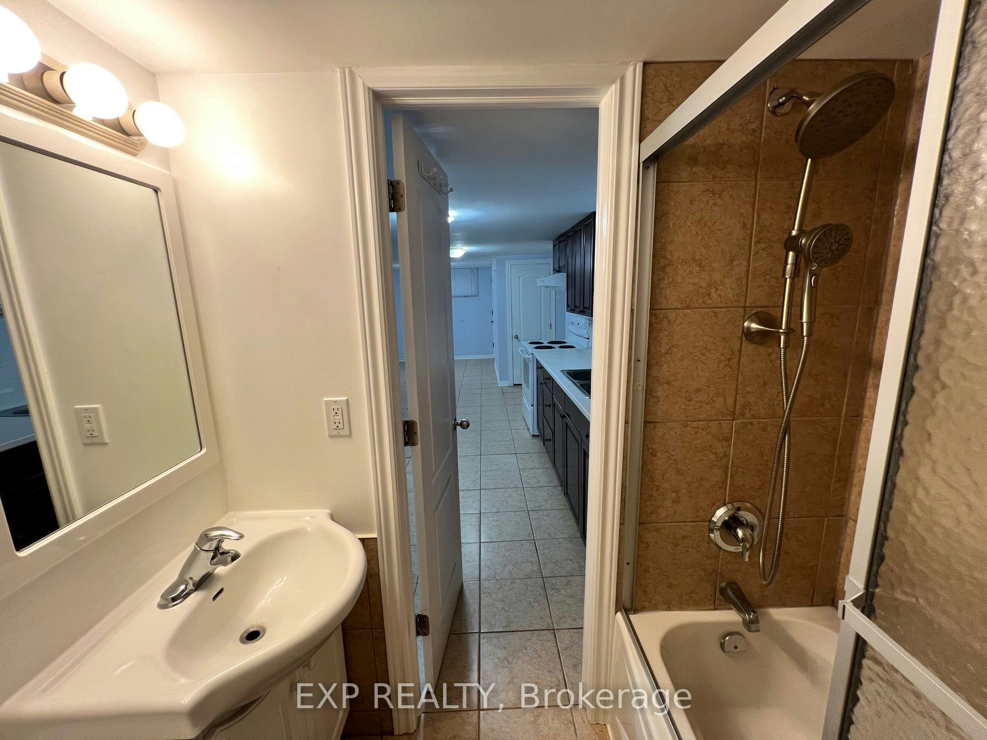 Lower-205 Simcoe Road, Bradford West Gwillimbury, ON, L3Z 1Y5 - 17
