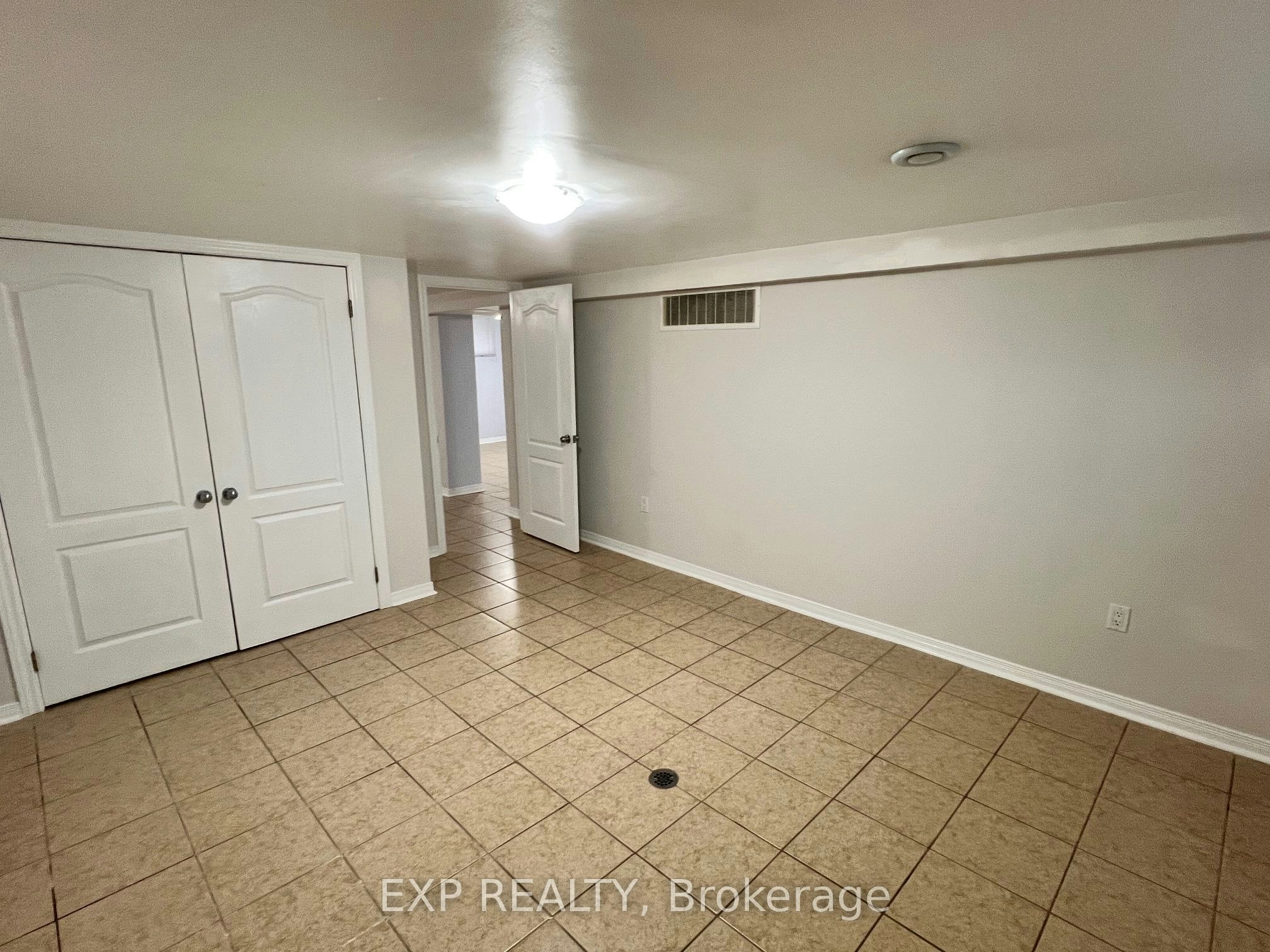 Lower-205 Simcoe Road, Bradford West Gwillimbury, ON, L3Z 1Y5 - 12